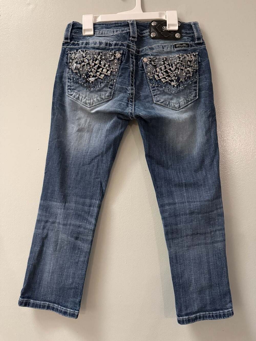 Miss Me Signature Cuffed Capri Size 28 Dark Wash Bling Pockets